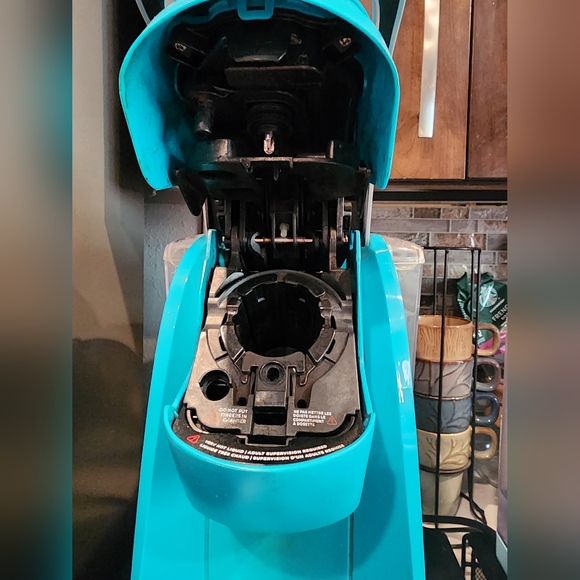 Keurig 117605 2.0 K200 brewer color- Turquoise - Picture 3 of 6